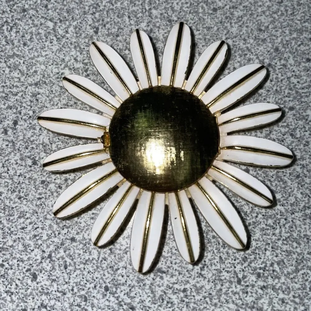 Gold Tone White Enamel Vintage AVON Daisy Flower Locket Brooch Pin Hinged 2.5 in